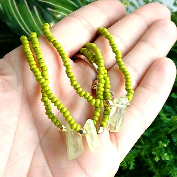 Green Aura Quartz Crystal Stretch Bracelet, Minimalist Dainty Gemstone One Size - Picture 4 of 6